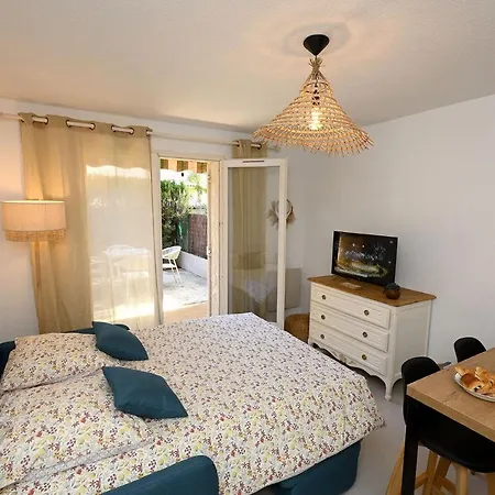2a4 Pers Avec Jardin Et Place De Parking Situe A 5 Min A Pied De La Bandol
