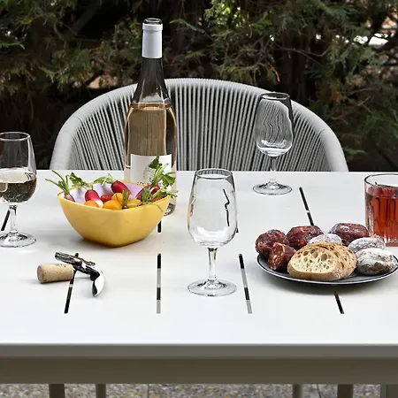 2à4 Pers Avec Jardin Et Place De Parking Situé à 5 Min à Pied De La Apartamento Bandol