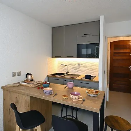 Lägenhet 2a4 Pers Avec Jardin Et Place De Parking Situe A 5 Min A Pied De La