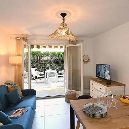 2a4 Pers Avec Jardin Et Place De Parking Situe A 5 Min A Pied De La