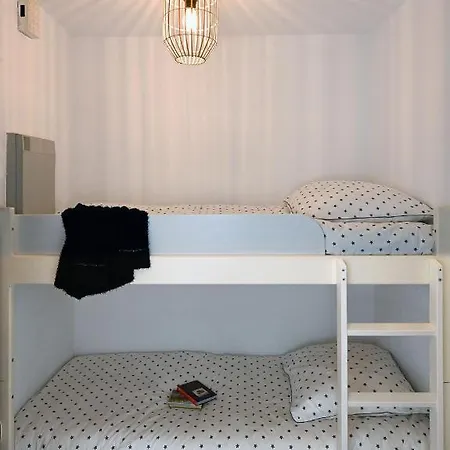 Apartment 2a4 Pers Avec Jardin Et Place De Parking Situe A 5 Min A Pied De La *