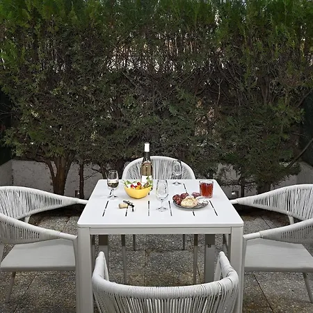 2a4 Pers Avec Jardin Et Place De Parking Situe A 5 Min A Pied De La *